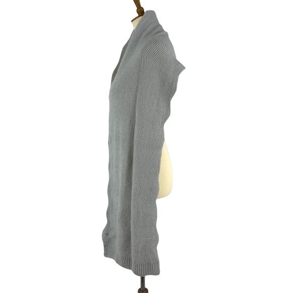 BUNDLE INC Knit Scarf Mittens & Hat Grey NWT - Picture 3 of 11